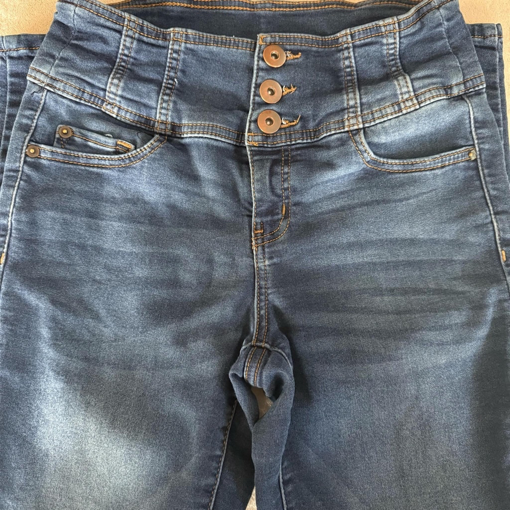 Women's No Boundaries Jeans Size 9 Blue - Picture 6 of 9